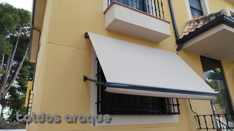 Fabricación e instalación de toldos portada en Madrid